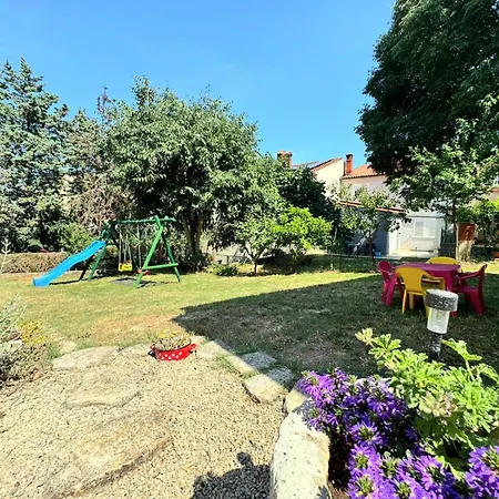 Erika Vito 2, Pula, Croatia Apartman *